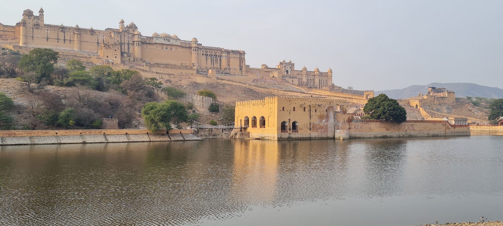 Passing the famous Amer Fort overlooking the Jheel